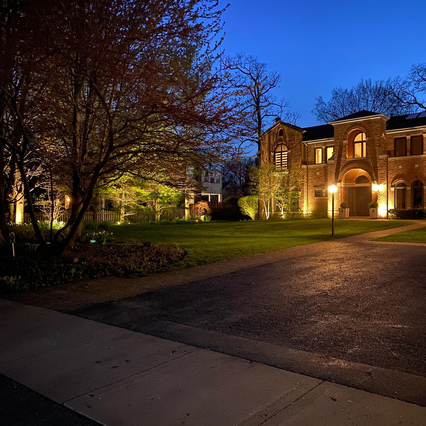 Front of house with lighting (night)